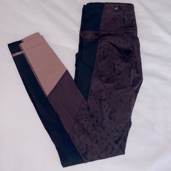 Lululemon Size 4 Plum Luxtreme Leggings - Picture 1 of 8